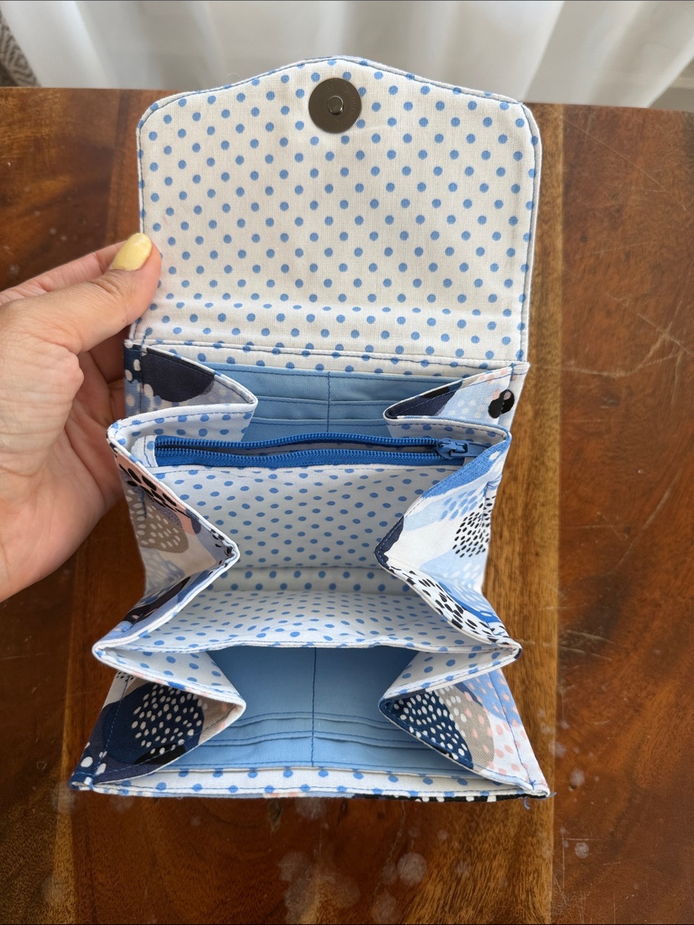 Source Unknown Blue Polka Dot Interior Tri-Fold Wallet